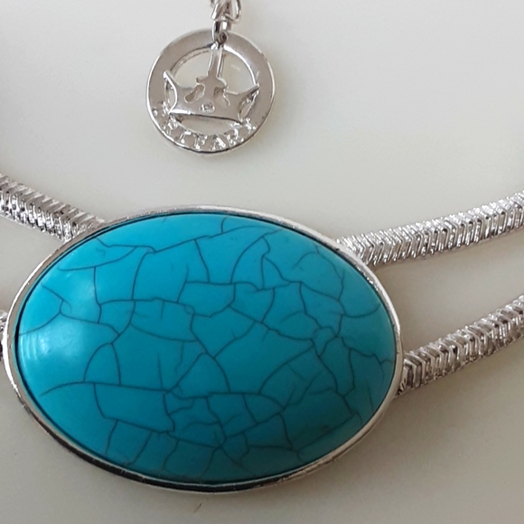 CROWN TRIFARI Lucite Turquoise Cabochon Herringbone Silver Tone Necklace - Picture 4 of 6